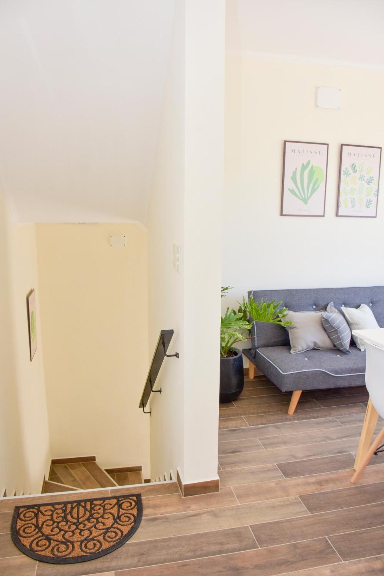 Fantastico Departamento En El Casco Antiguo De Chascomus, A 350 Metros De La Laguna! Ideal Parejas! *